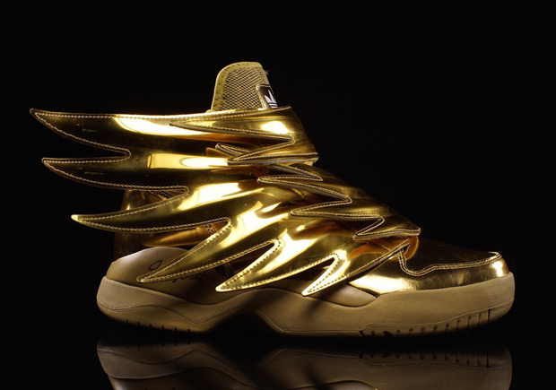 jeremy-scott-adidas-originals-wings-3-0-gold-available-02