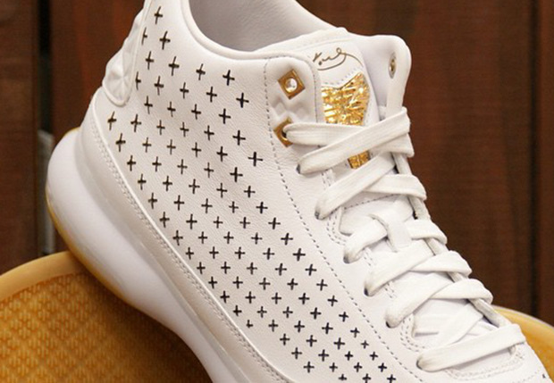 Nike Kobe 10 EXT Mid - White - Gum