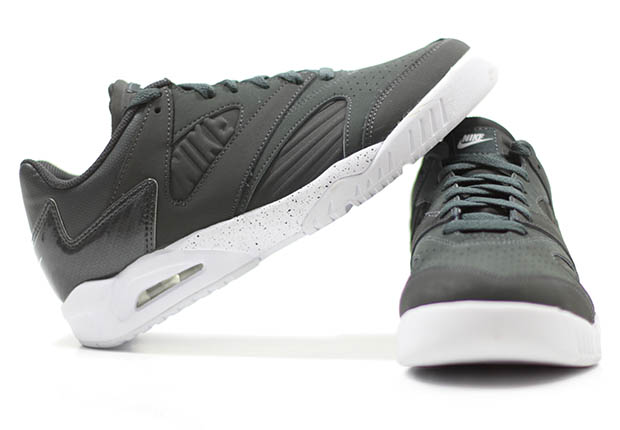Nike Air Tech Challenge Low Grey 2
