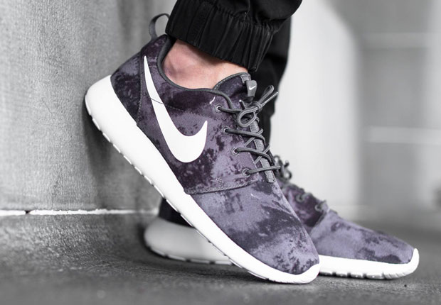 Nike Roshe One Print - Dark Grey - Classic Grey