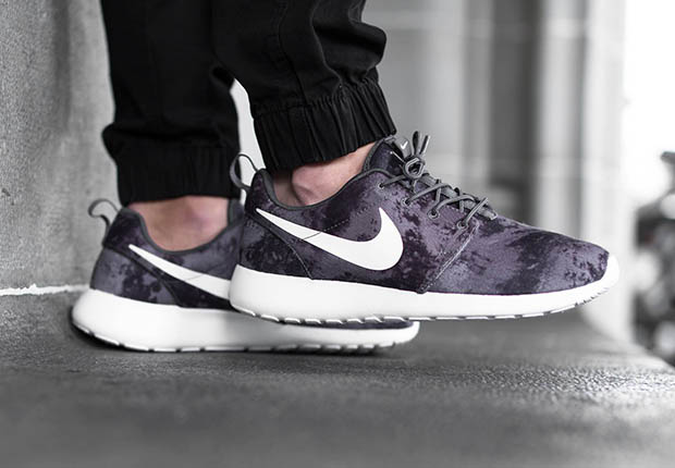 Nike Roshe One Print Dark Grey Bleached 2