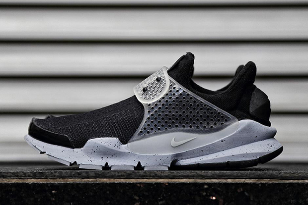 Nike Sock Dart Black April 9