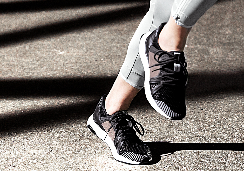 Stella Mccartney Adidas Ultra Boost 21