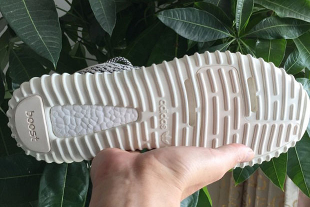 Detailed Kanye 350 Yeezy Boost 06