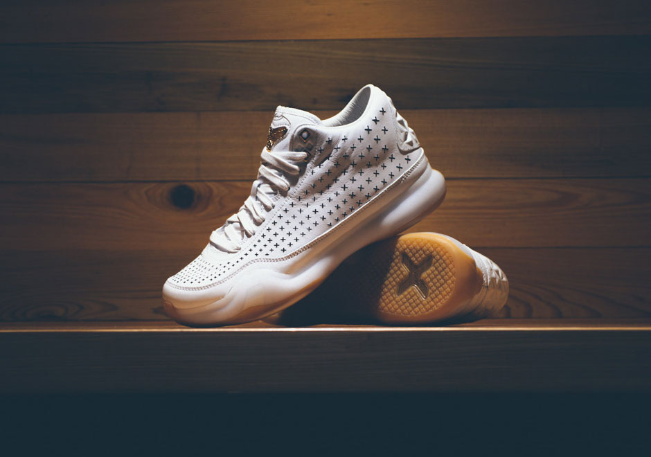 Kobe 10 Ext White Gum Release 