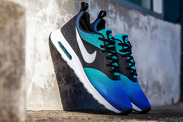 Nike Air Max Tavas “Blue Gradient”