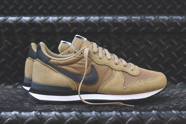 Nike Internationalist - Hay - Black - Dark Grey