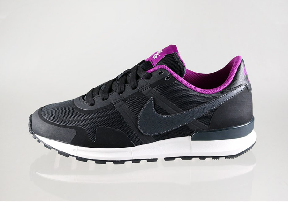Nike Wmns Pegasus 83 30 Black Purple