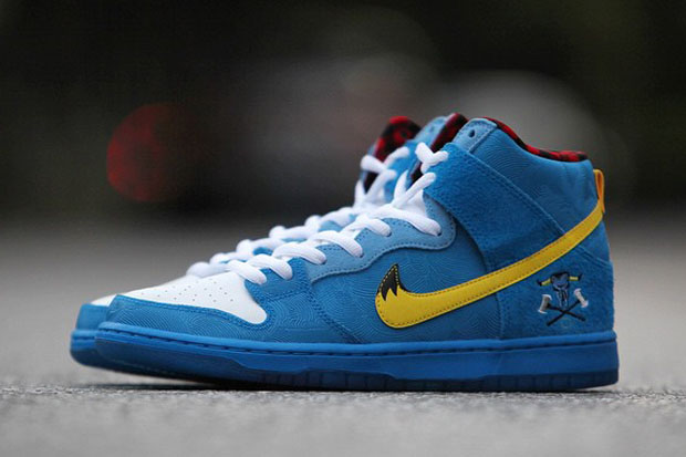 familia-skates-nike-sb-dunk-high-blue-ox-01