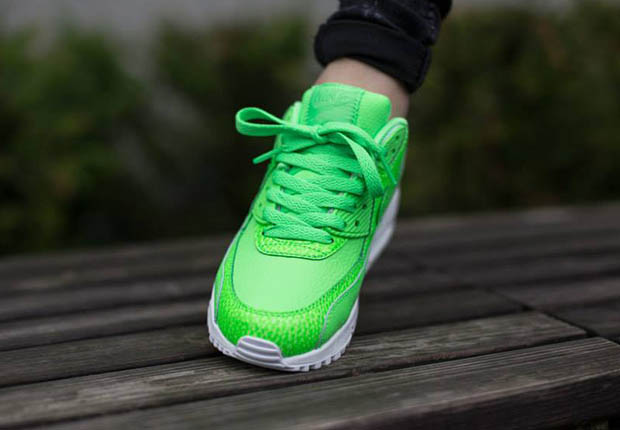 Nike Air Max 90 Leather Voltage Green 3