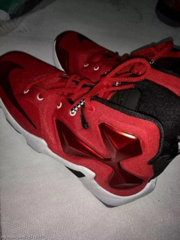 Lebron 13 Bred