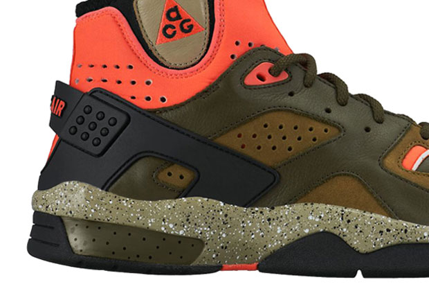 Nike Air Mowabb Militia Green Black Dark Loden 1