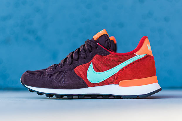 Nike WMNS Internationalist - Mahogany - Green Glow - Orange