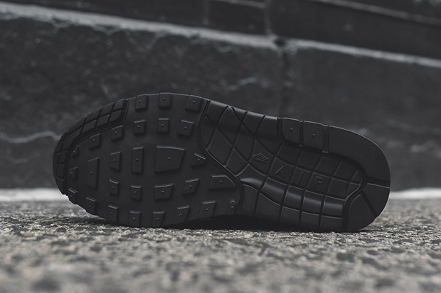 Nike Air Max 1 Metallic Hematite 06