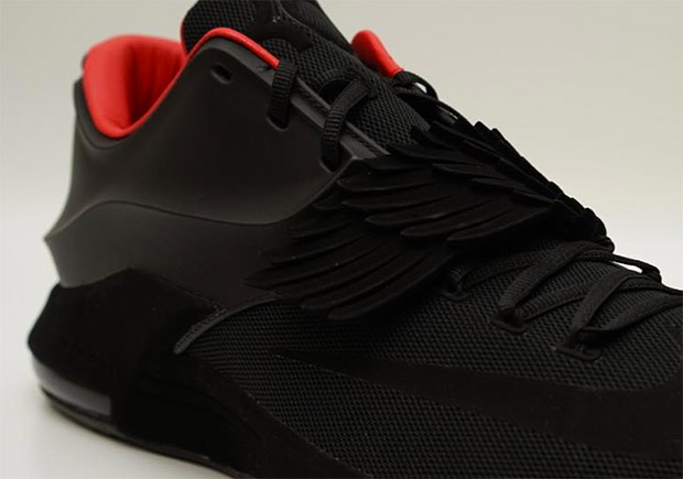 Kevin Durant Reveals A Matte Black Nike KD 7 "Aunt Pearl" Sample