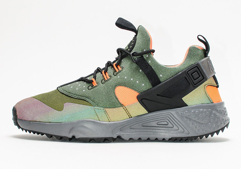 Nike Air Huarache Utility Carbon Green Total Orange 1
