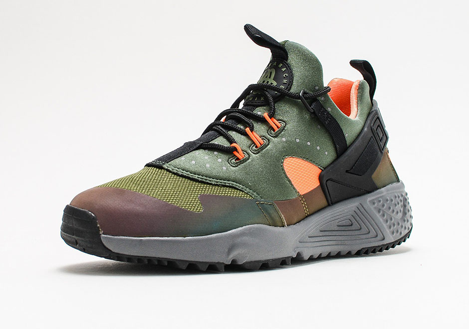 Nike Air Huarache Utility Carbon Green Total Orange 3