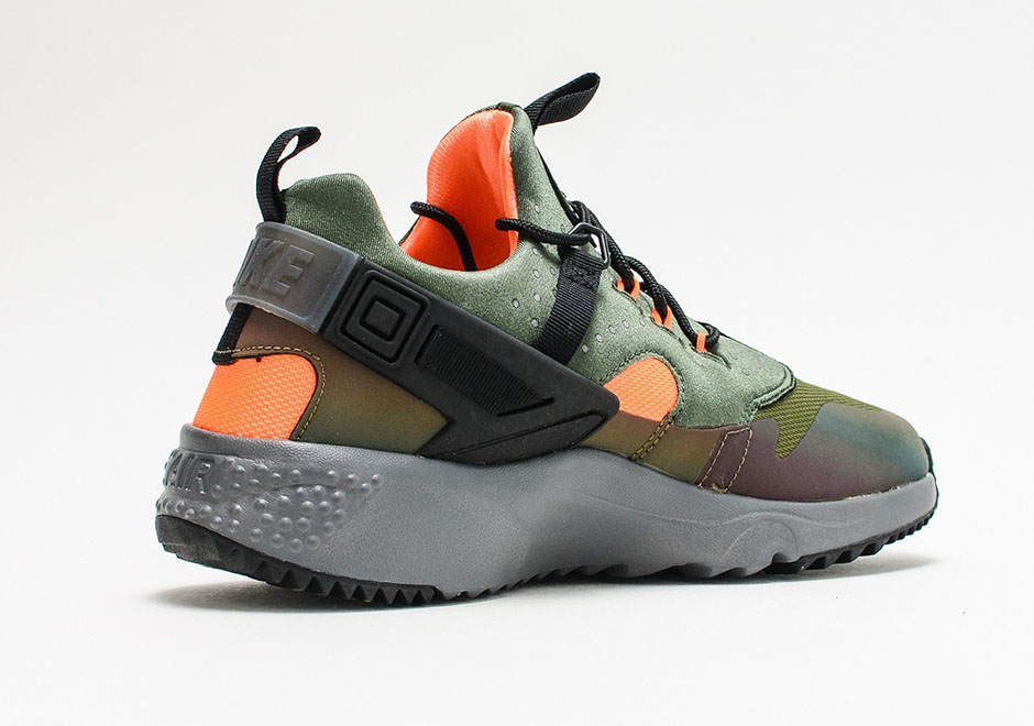 Nike Air Huarache Utility Carbon Green Total Orange 4