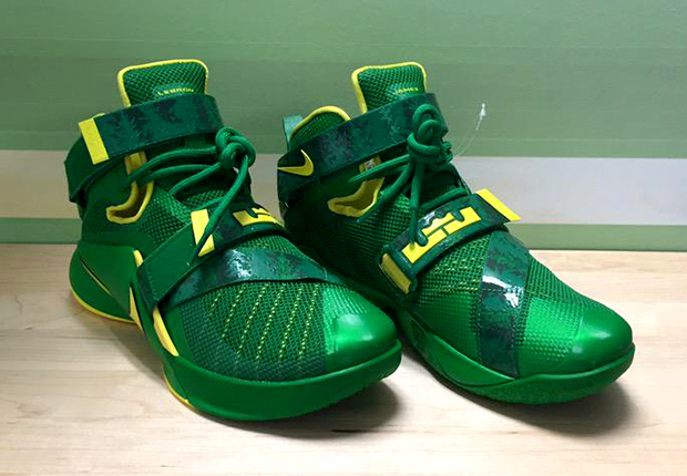 Nike Lebron Soldier 9 Oregon Ducks Women Pe 1