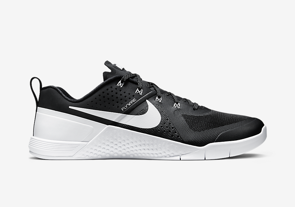 Nike Metcon 1 Black White 2