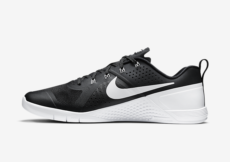 Nike Metcon 1 Black White 3