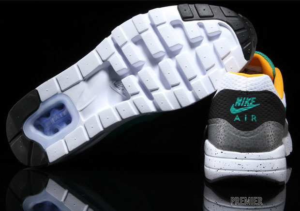Nike Air Max 1 Ultra Essential 819476 103 02