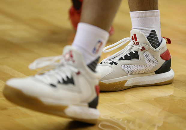 Lillard 2 White Gum 1