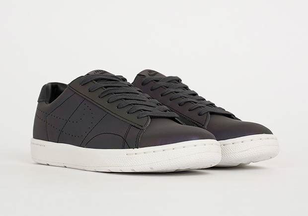 Nike Tennis Classic Ultra Iridescent 03