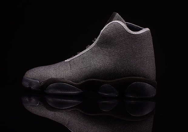 Air Jordan Horizon Black Seamless 1
