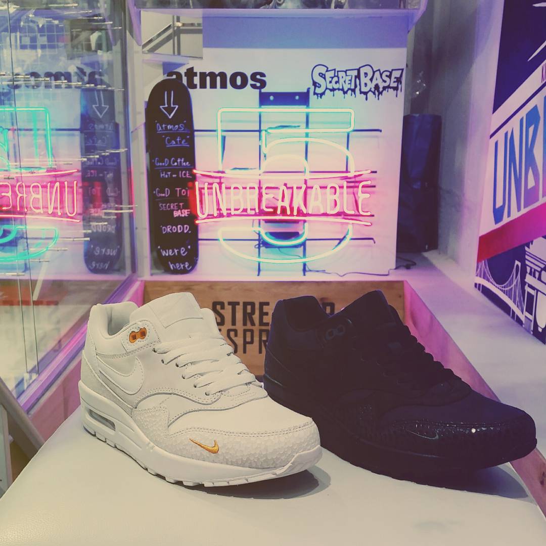 Nike Air Max 1 Mini Swoosh Back 02
