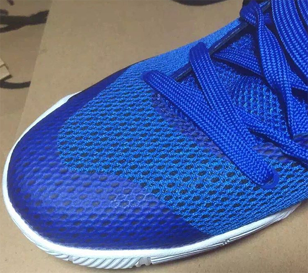 Nike Kyrie 2 Brotherhood Duke 06