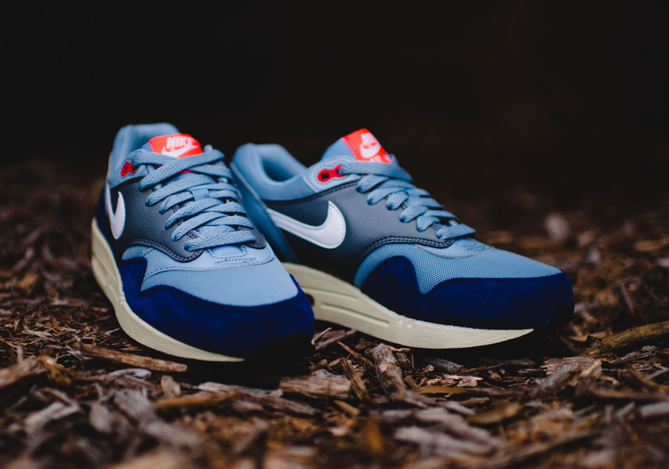 Nike Wmns Air Max 1 Blue Grey White Crimson 01