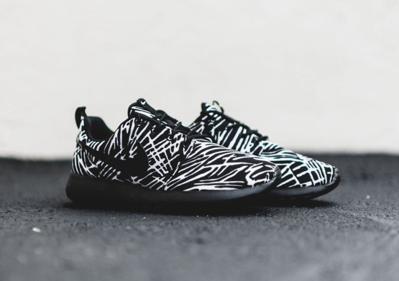Nike Gets Wild With Black And White On The Roshe Run Print