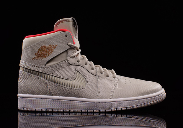 Air Jordan 1 High Nouveau Pure Platinum Available 02