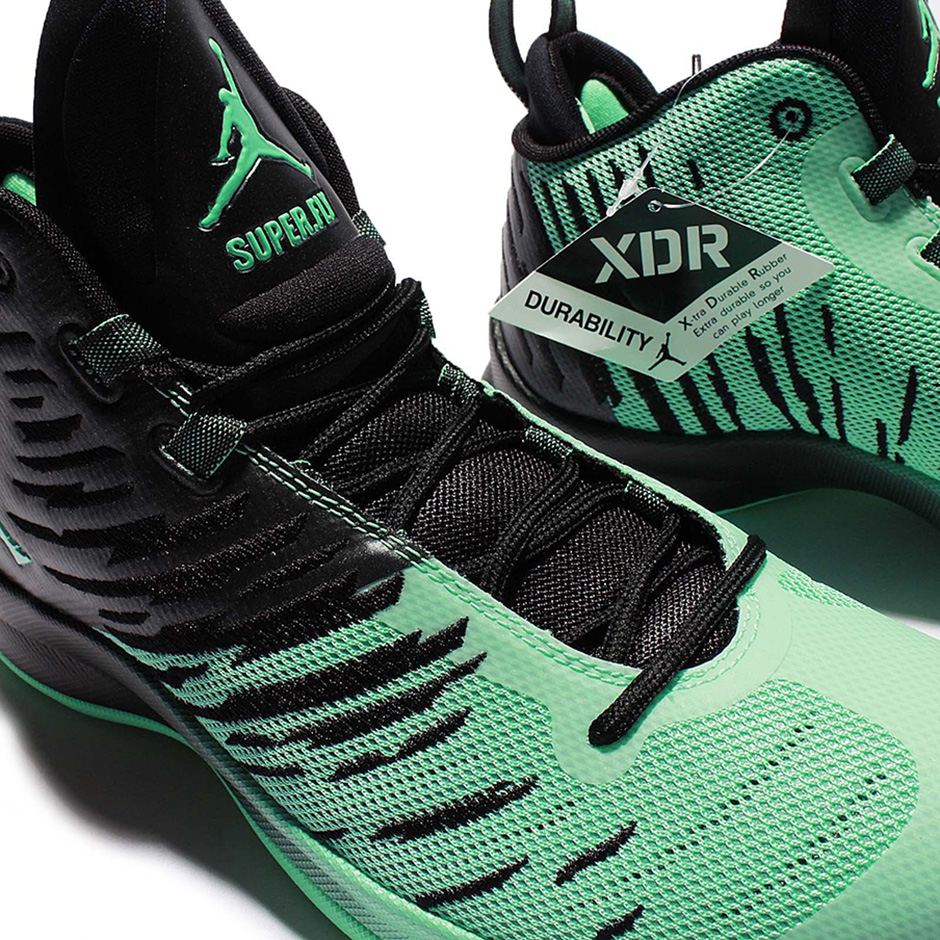 Jordan Super Fly 5 Green Glow Blake Griffin 04