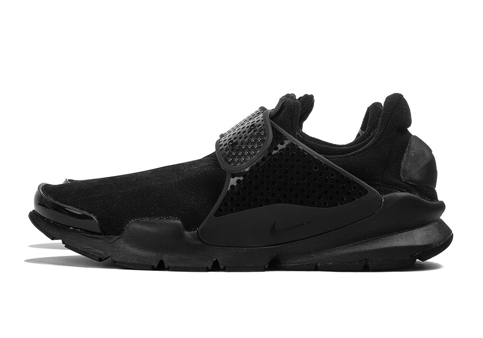 Nike Sock Dart Triple Black 02
