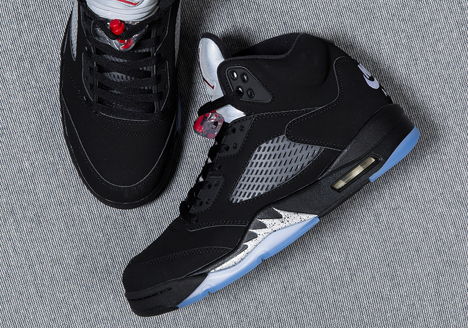 Air Jordan 5 Og Black Metallic Detailed Photos 02