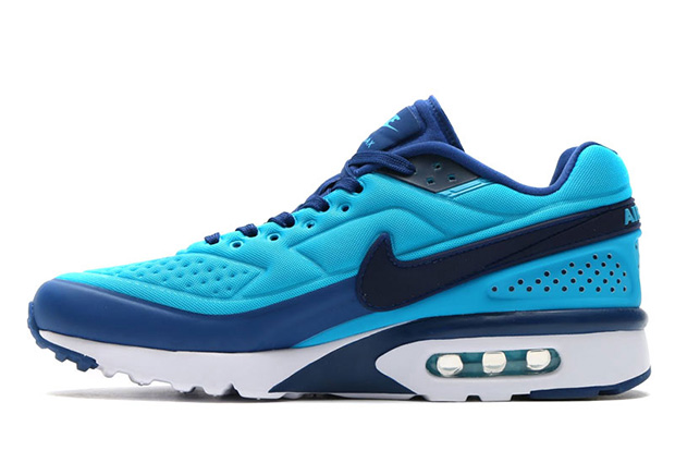 Nike Air Classic Bw Se Coastal Blue 02