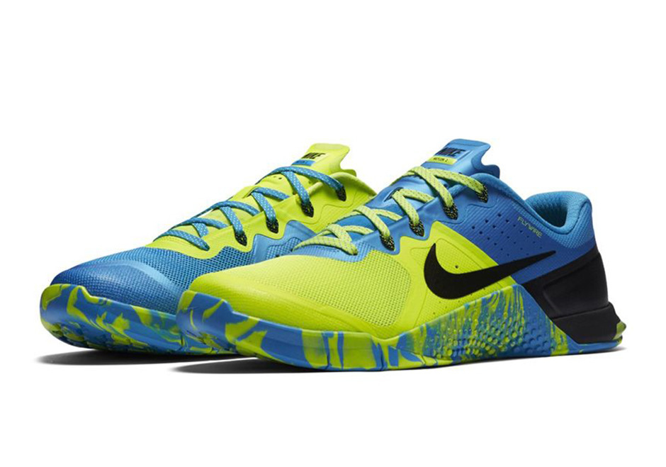Nike Metcon 2 Amp Volt Blue Glow 02