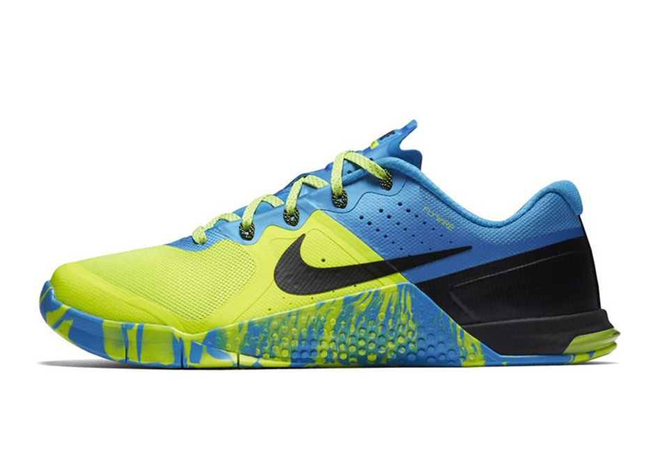 Nike Metcon 2 Amp Volt Blue Glow 03