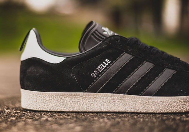 Adidas Gazelle Ostrich Stripes Black Gold Suede 3