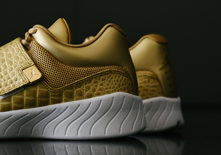 Jordan J23 Trainer Metallic Gold Available 04