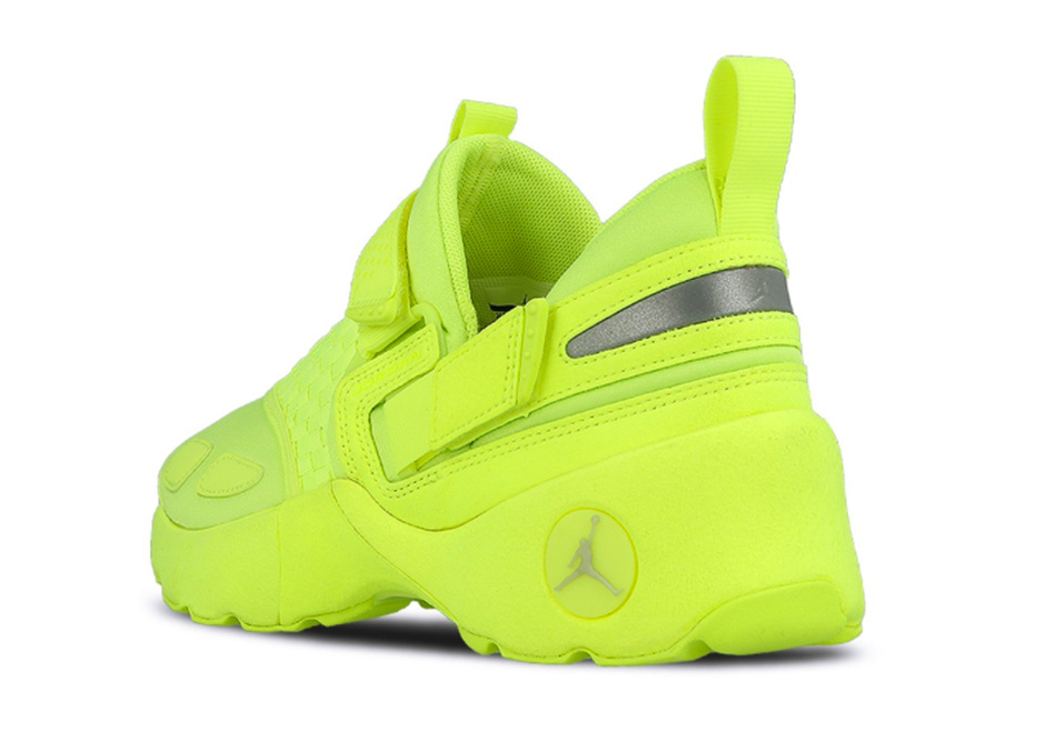 Jordan Trunner Lux Volt Gs Sizes 03