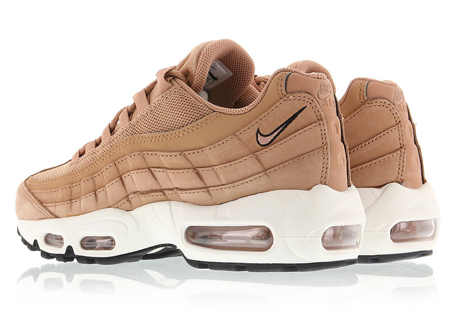 Nike Wmns Air Max 90 Dusted Clay Black Sail 4