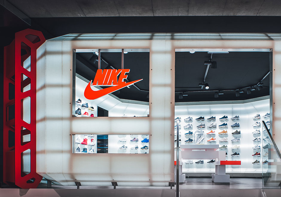 Titolo Basel Shop Retail Display 01