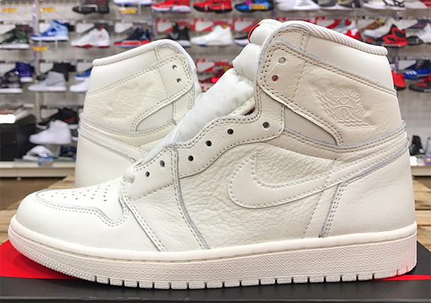 Air Jordan 1 Retro High Og Triple White Premium Essentials 01