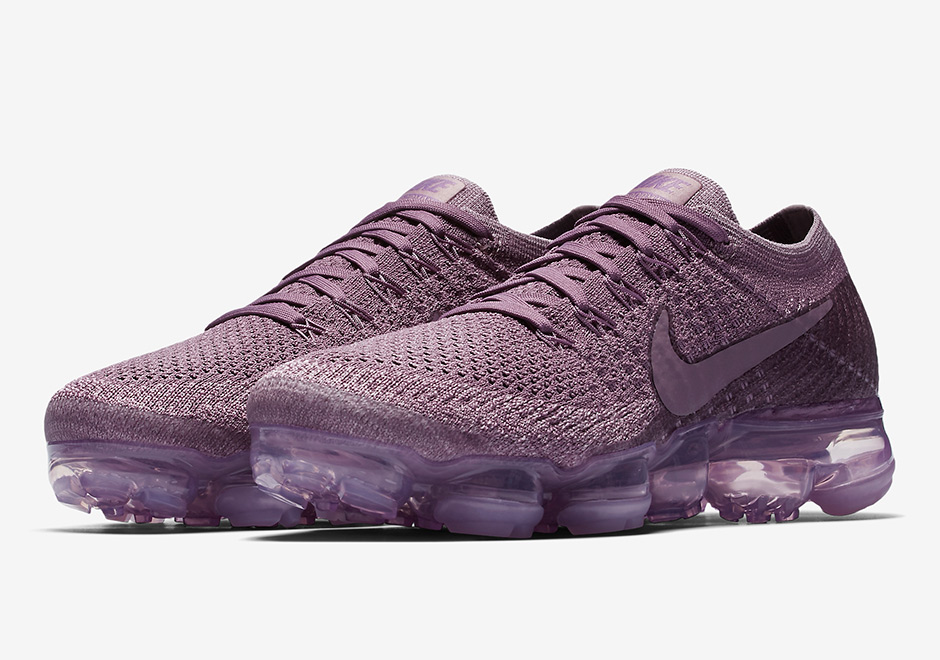 Detailed Look At The Nike VaporMax "Violet Dust"