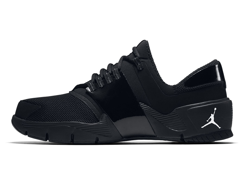 Jordan Alpha Trunner Black 2