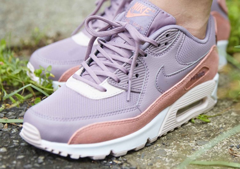 Nike Air Max 90 “Stardust”
