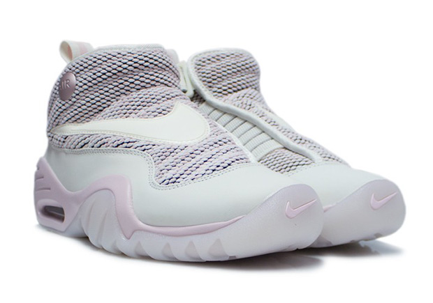 Pigalle Nike Air Shake Ndestrukt Carmen Electra 02